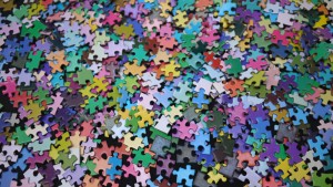 Rand-Pile-of-Coloured-Puzzle-Pieces